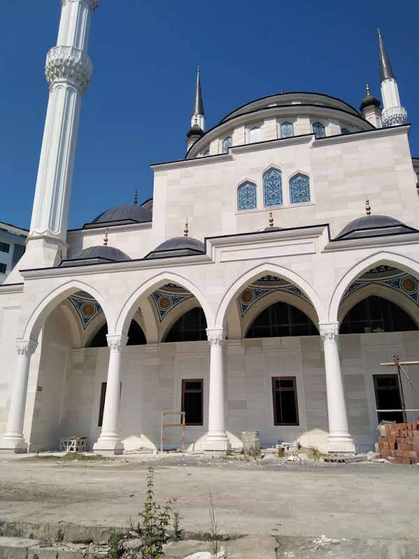 Arakli Camii